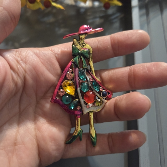 Jewelry - Colorful Fashion Lady Brooch